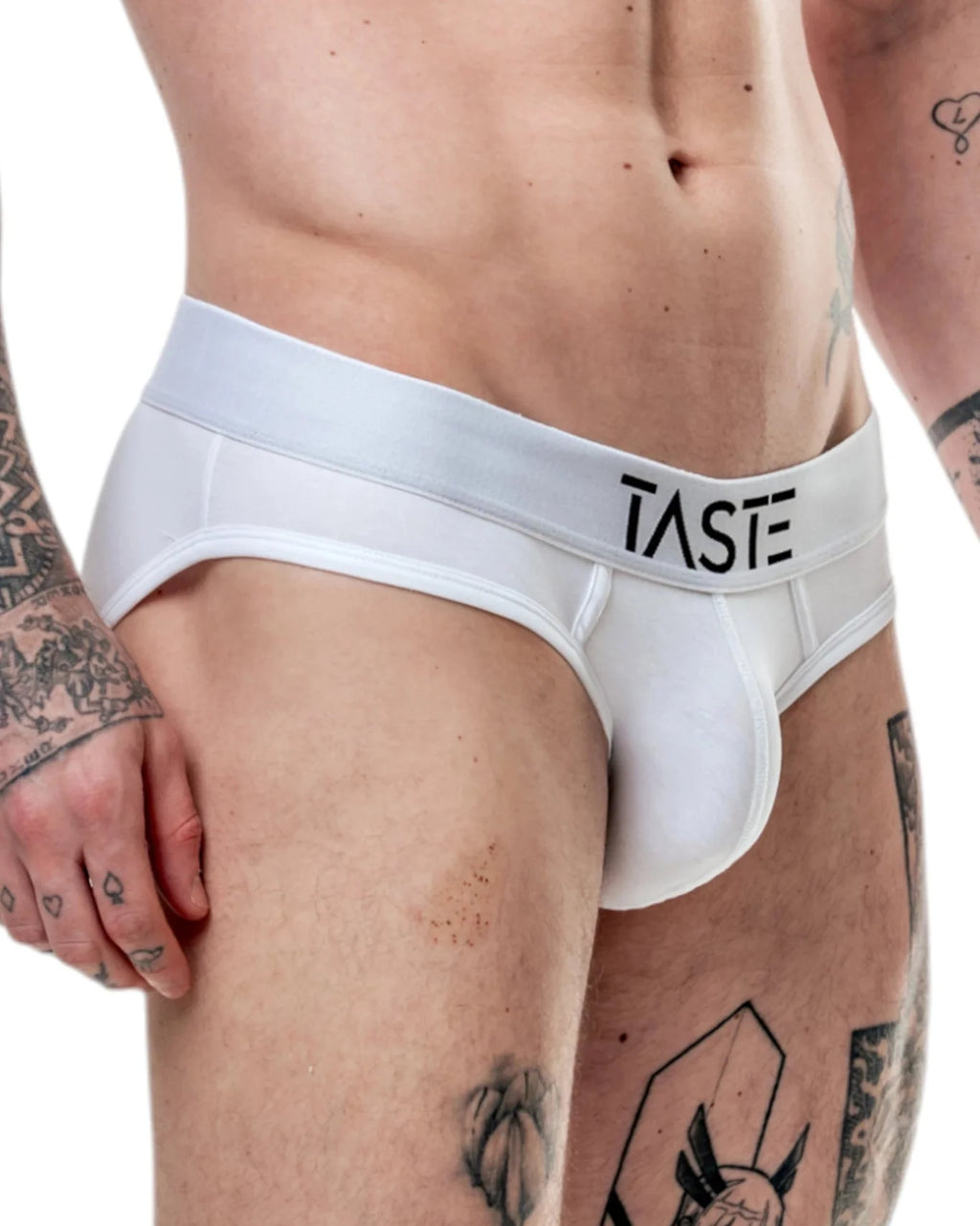 TASTE | Signature Brief White on White