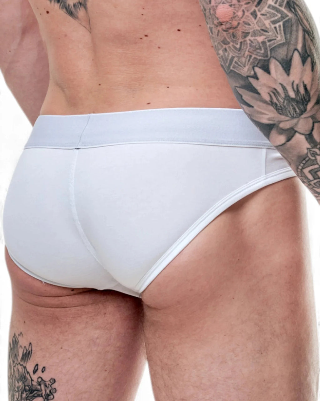 TASTE | Signature Brief White on White